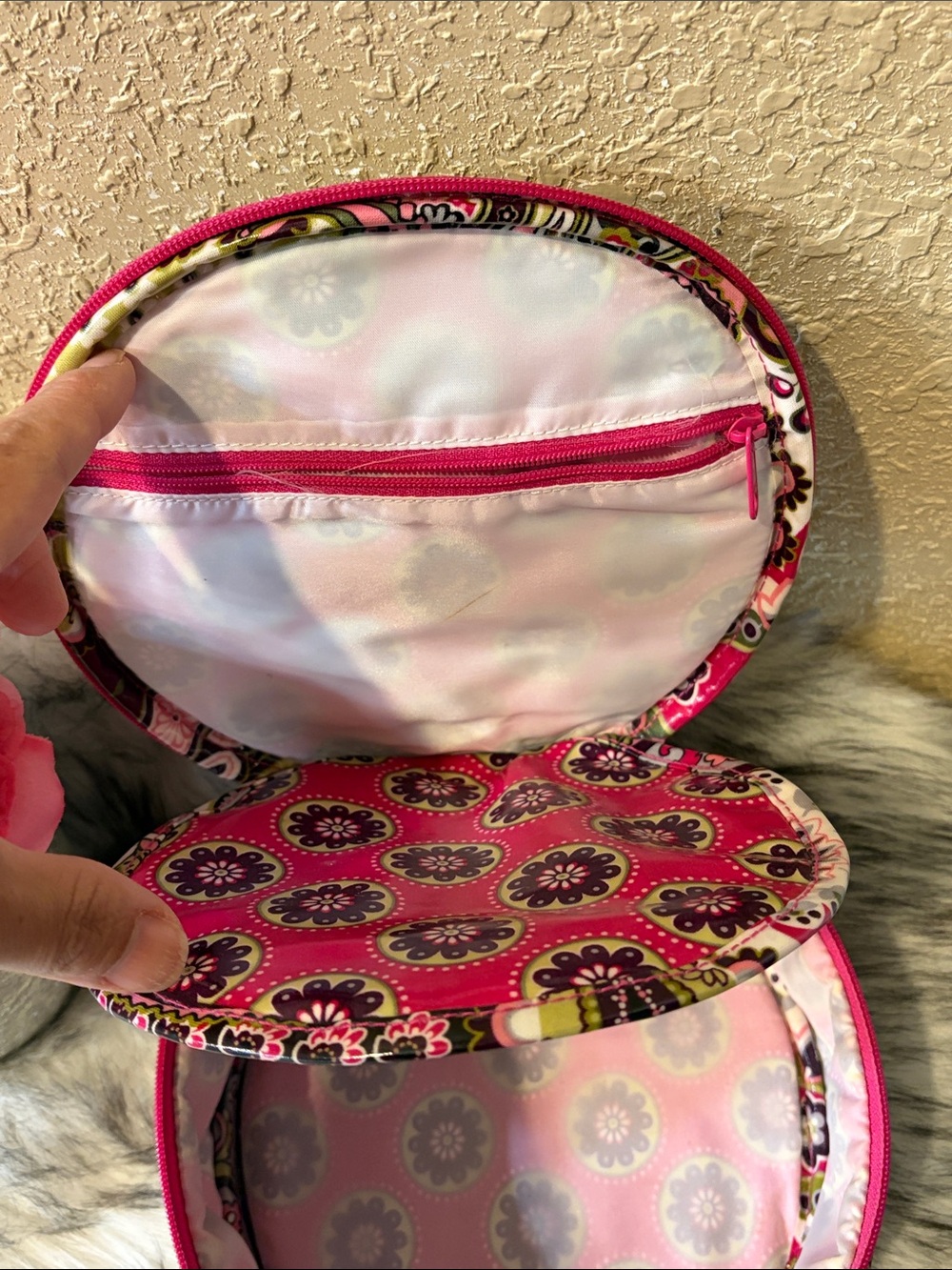 Vera Bradley Round Paisley Cosmetic Case in Pink and Green - Picture 6 of 9